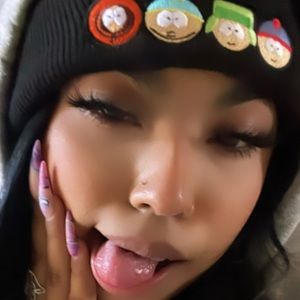 Meet your Posher, Alize